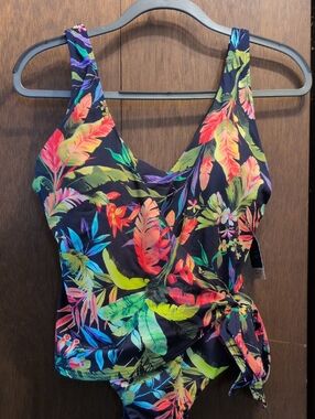 Lands' End Women's One-Piece Swimsuit - Multicolor Tropical Print on Navy